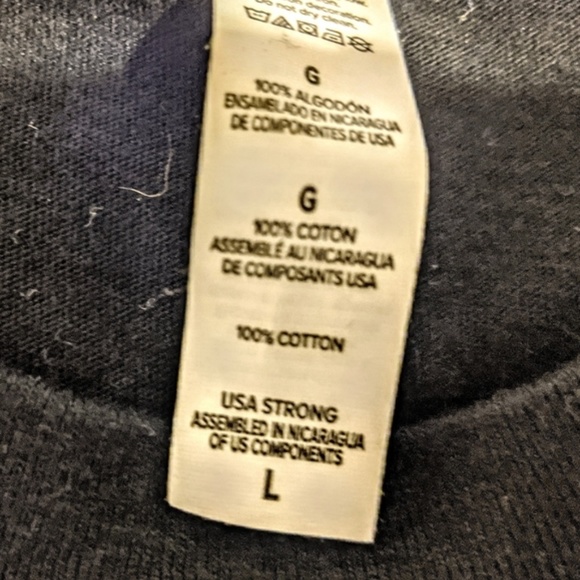 3/$15 Graphic Tee Everyone vs Racism - Picture 6 of 6